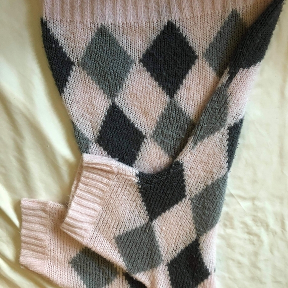 Pink Sweater - Picture 2 of 6